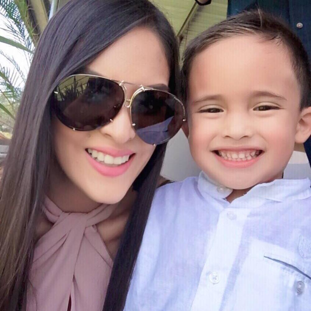 Meet your Posher, Ariana